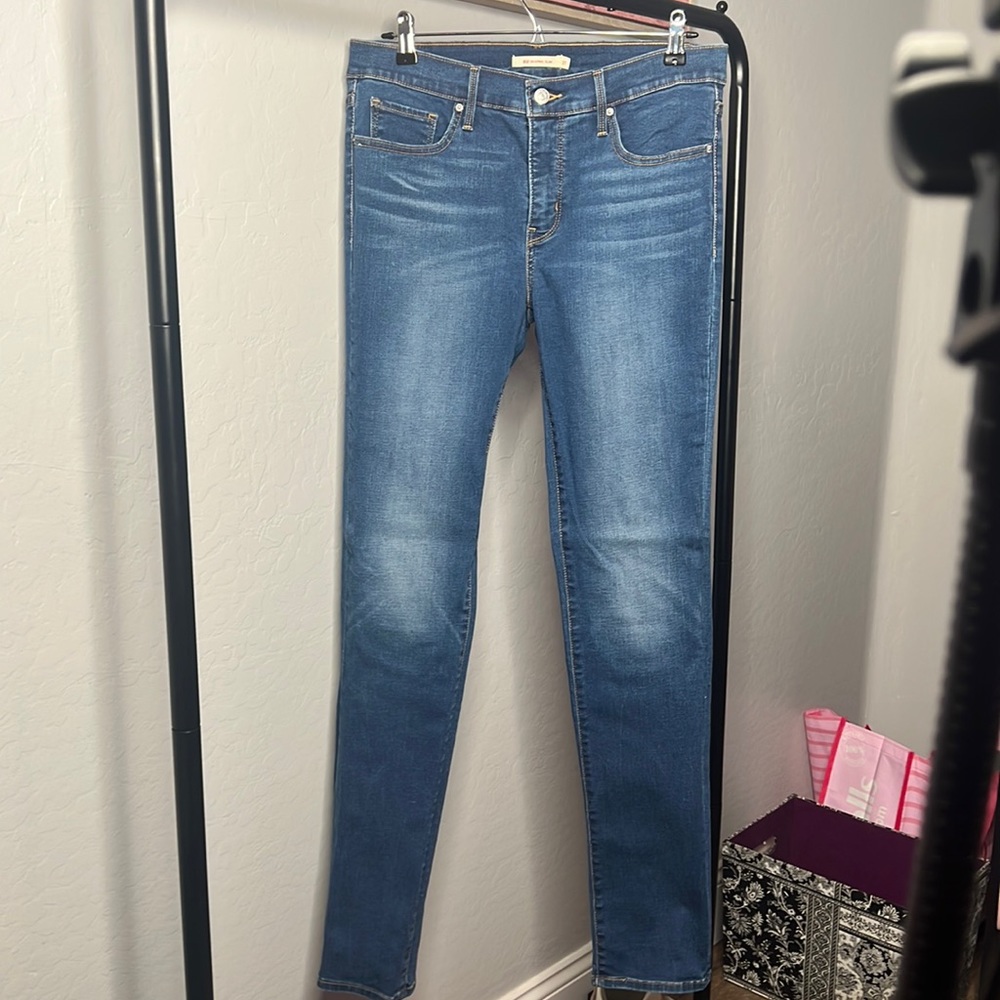 Levi’s 312 Shaping Jean